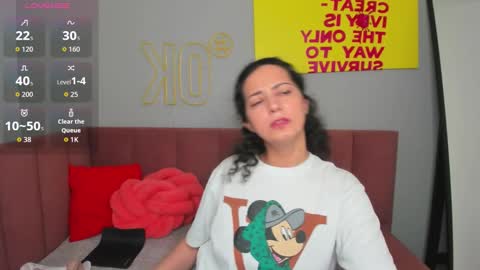 Linda online show from November 13, 2025, 1:37 am