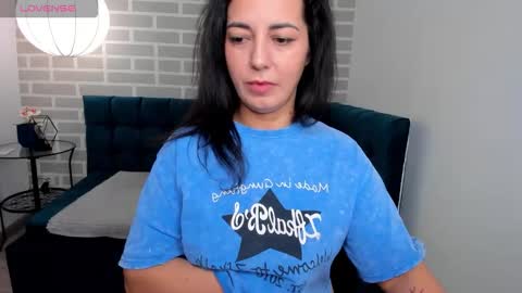 Linda online show from November 22, 2025, 1:48 am