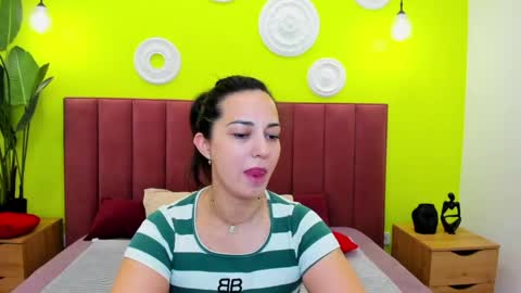 Snapshot of lindainsatiable chatting on June 1, 2026, 1:18 am Linda online show from June 1, 2026, 1:18 am