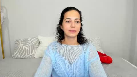 Snapshot of lindainsatiable chatting on June 19, 2026, 1:32 am Linda online show from June 19, 2026, 1:32 am
