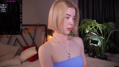 Snapshot of lindathacker chatting on November 27, 2025, 4:36 am your Linda is back online show from November 27, 2025, 4:36 am