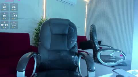 Snapshot of lindsycarter chatting on November 22, 2025, 11:53 am LINDA online show from November 22, 2025, 11:53 am