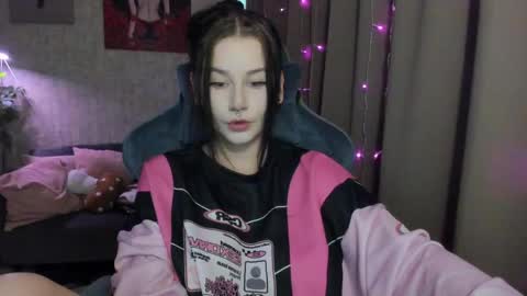 Lina online show from June 8, 2026, 8:58 am