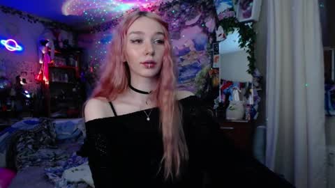 Lin online show from November 27, 2025, 7:38 pm