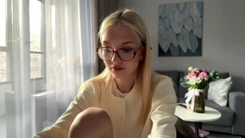 Emma online show from April 27, 2026, 3:43 pm