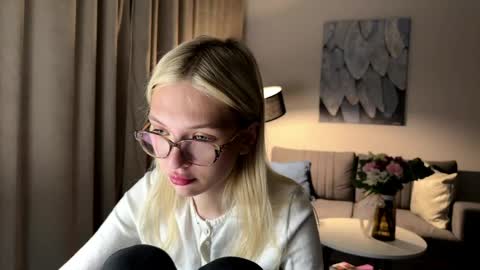 Emma online show from April 28, 2026, 6:13 pm