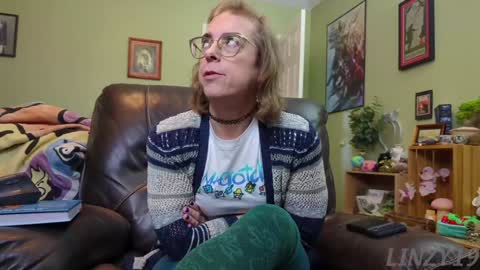 Snapshot of linzy19 chatting on January 24, 2025, 4:49 pm Linzy19 online show from January 24, 2025, 4:49 pm