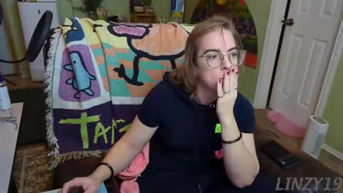 Snapshot of linzy19 chatting on February 16, 2025, 6:43 pm Linzy19 online show from February 16, 2025, 6:43 pm