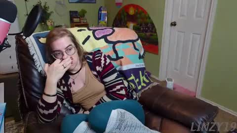 Snapshot of linzy19 chatting on February 18, 2025, 6:58 pm Linzy19 online show from February 18, 2025, 6:58 pm