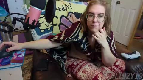 Snapshot of linzy19 chatting on March 11, 2025, 5:02 pm Linzy19 online show from March 11, 2025, 5:02 pm