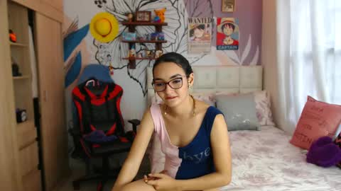 LinzyBaner online show from March 10, 2025, 10:02 pm