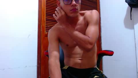 Snapshot of lion_grr chatting on February 10, 2025, 11:34 pm lion_grr online show from February 10, 2025, 11:34 pm