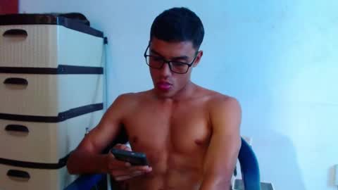 Snapshot of lion_grr chatting on September 17, 2025, 8:43 pm lion_grr online show from September 17, 2025, 8:43 pm