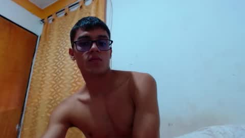 Snapshot of lion_grr chatting on October 19, 2025, 10:10 pm lion_grr online show from October 19, 2025, 10:10 pm