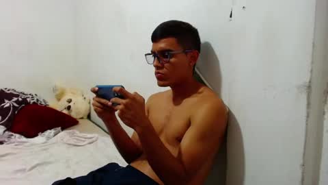 Snapshot of lion_grr chatting on May 5, 2026, 1:24 am lion_grr online show from May 5, 2026, 1:24 am