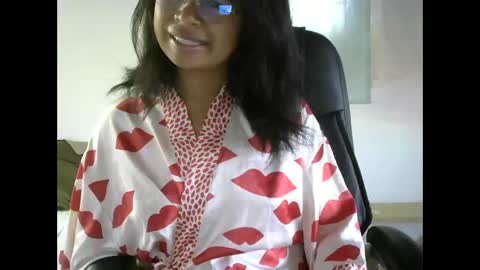 liora online show from April 19, 2026, 3:28 am