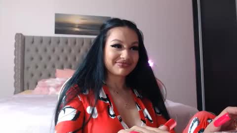 Lisa online show from November 30, 2025, 8:35 pm