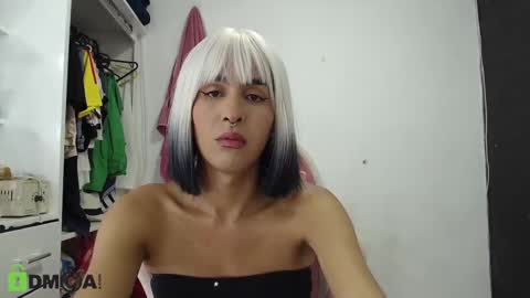 lisa_00_ online show from February 3, 2025, 1:52 am