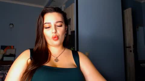 lisa_lady_golden online show from October 2, 2025, 11:23 pm