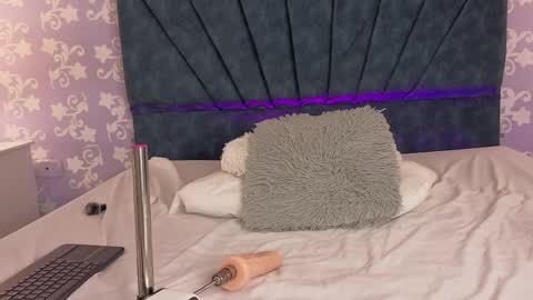 lisa_sweetas online show from April 6, 2026, 4:46 am