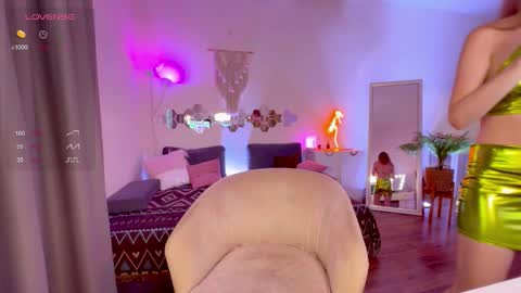 Snapshot of lisamaybe chatting on September 9, 2025, 3:33 pm Lisa  online show from September 9, 2025, 3:33 pm