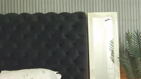 Snapshot of lisamaze chatting on October 19, 2025, 5:24 pm SofiaHanson online show from October 19, 2025, 5:24 pm