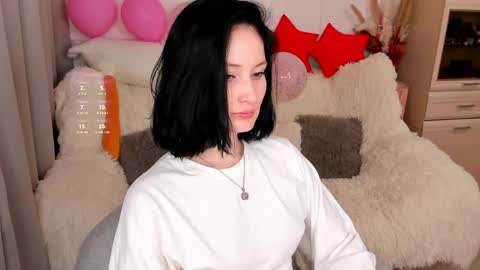 Snapshot of lisamooore chatting on April 19, 2026, 6:10 pm Lisa Moore online show from April 19, 2026, 6:10 pm