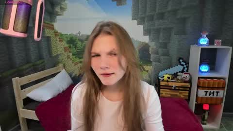 Lisa online show from March 9, 2025, 8:42 pm