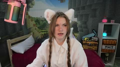 Lisa online show from March 10, 2025, 9:18 pm