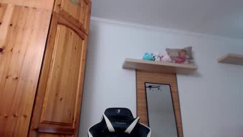 Lisaskybaby online show from February 26, 2026, 8:46 am