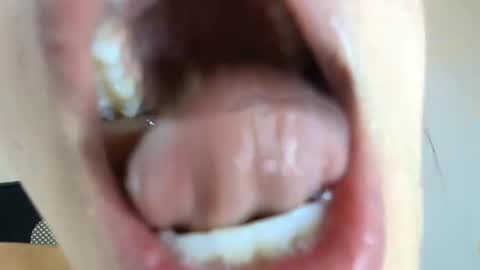 Lisbet online show from November 25, 2025, 3:56 pm