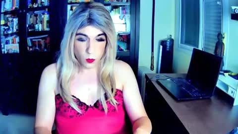lisbeth_69 online show from May 23, 2026, 1:59 pm