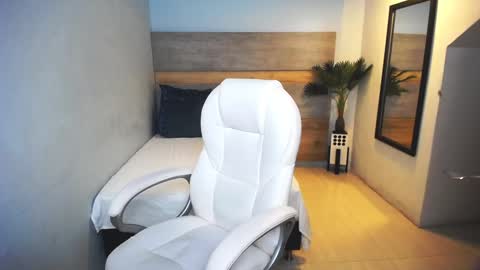 Liseth Fox online show from December 27, 2024, 12:45 pm