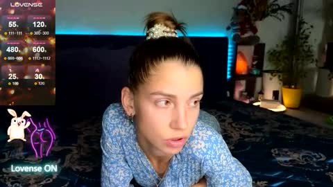 Snapshot of lisi4ka_basik33 chatting on October 20, 2025, 5:02 pm Kris Maks online show from October 20, 2025, 5:02 pm