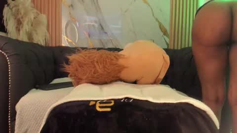 Lissa online show from November 25, 2025, 10:43 pm