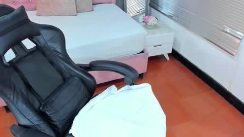 L I S S A  online show from February 21, 2026, 3:51 am