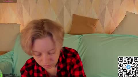 Snapshot of lissa_kitsune chatting on July 16, 2026, 1:44 am Lissa online show from July 16, 2026, 1:44 am
