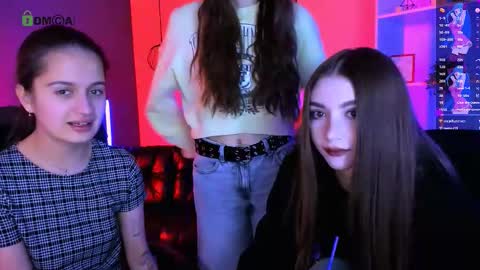 lissa_night online show from February 4, 2026, 9:48 am