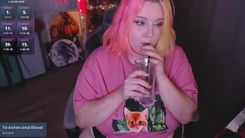 Lissa online show from October 22, 2025, 2:06 pm