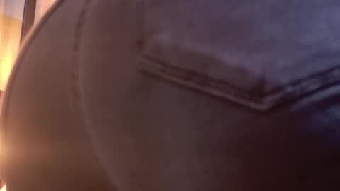 lisse_palmerr online show from November 30, 2025, 3:10 am