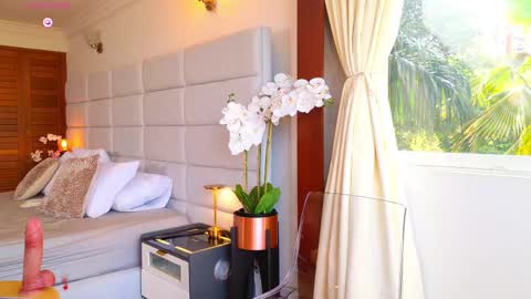 Lisseth Long  online show from September 25, 2025, 8:12 pm