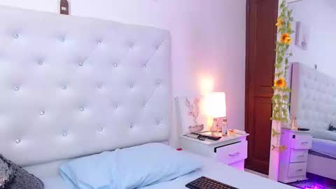 litleslut_ online show from February 19, 2025, 2:12 pm