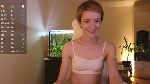 Snapshot of litllle_alis_a chatting on December 6, 2024, 3:22 pm Alisa online show from December 6, 2024, 3:22 pm