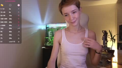 Snapshot of litllle_alis_a chatting on December 31, 2024, 4:25 pm Alisa online show from December 31, 2024, 4:25 pm