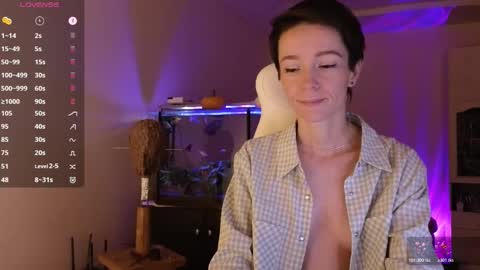 Snapshot of litllle_alis_a chatting on November 13, 2025, 8:52 pm Alisa online show from November 13, 2025, 8:52 pm