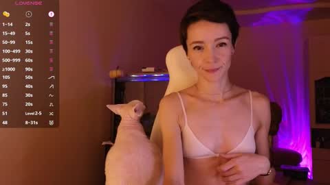 Snapshot of litllle_alis_a chatting on December 1, 2025, 9:31 pm Alisa online show from December 1, 2025, 9:31 pm