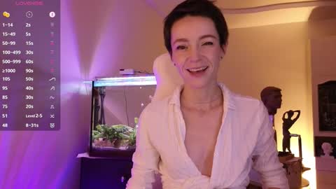 Snapshot of litllle_alis_a chatting on January 8, 2026, 9:17 pm Alisa online show from January 8, 2026, 9:17 pm