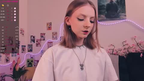 Snapshot of little__caprice chatting on February 10, 2026, 7:12 am Bella online show from February 10, 2026, 7:12 am