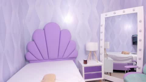 little__doll18 online show from December 21, 2025, 10:44 am