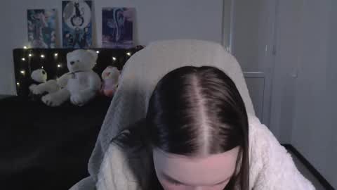 little__flowers online show from September 30, 2025, 11:04 am